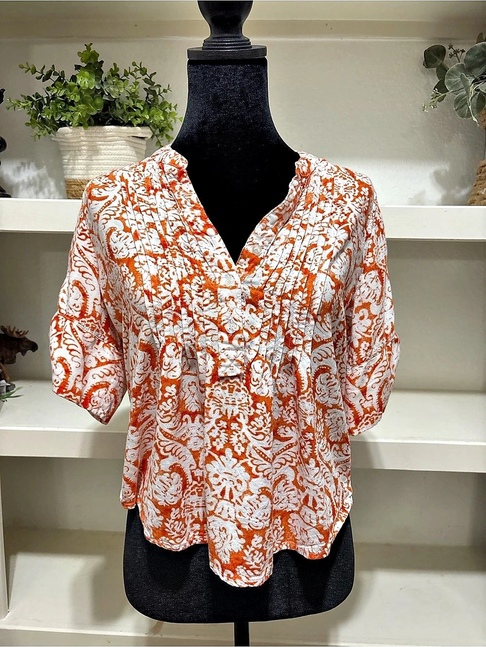 C.D. Petites Orange White Paisley Blouse Like New